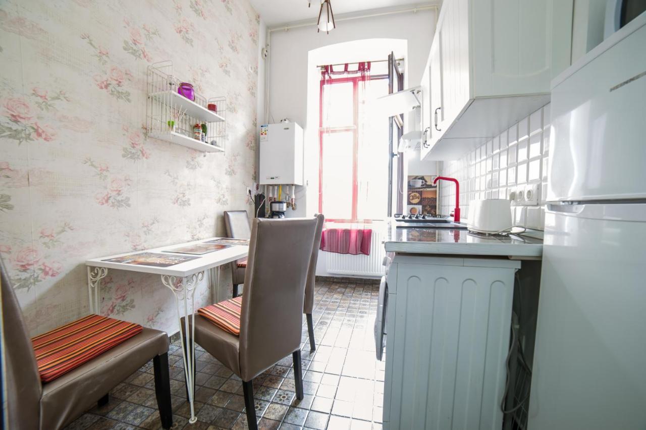 Central Studio Bnb Braşov Buitenkant foto