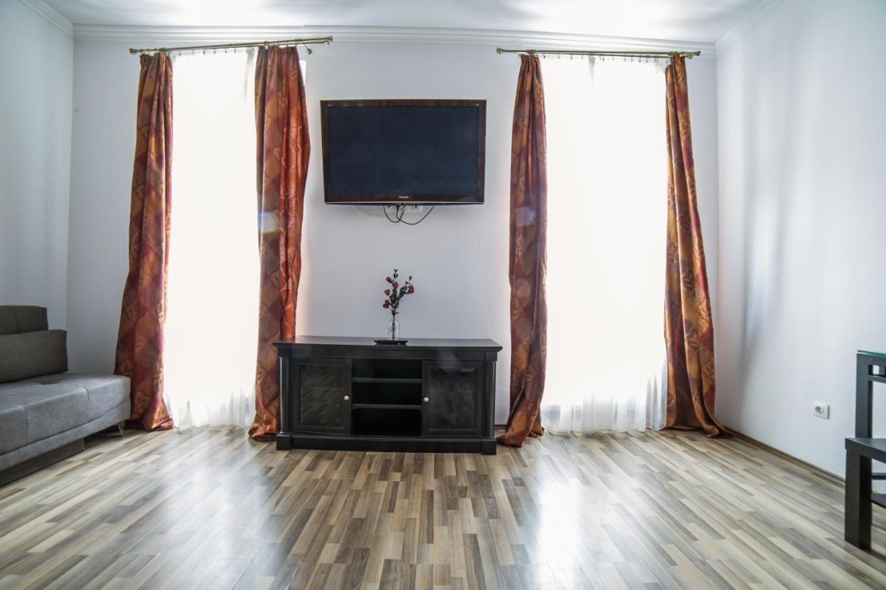 Central Studio Bnb Braşov Buitenkant foto